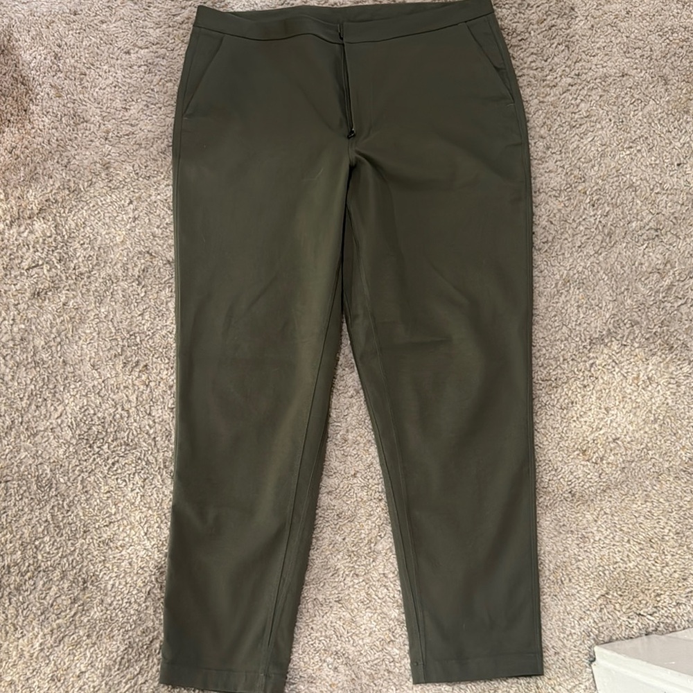 Lululemon Athletica On the Move Olive Green Pants size 10
